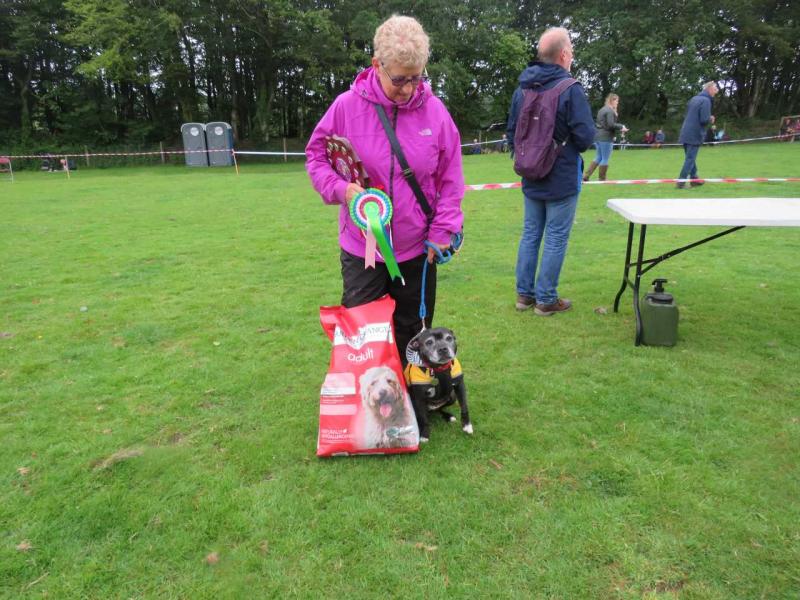Best MGAR Winner Marigold with her prize